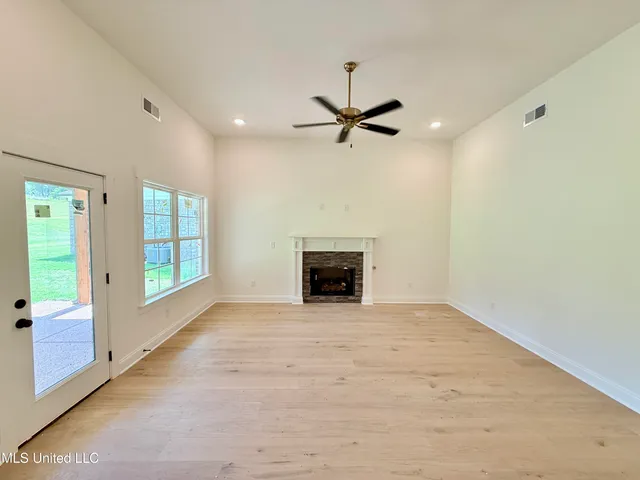 $411,900 | 1198 Creekside Lane, Hernando, MS 38632