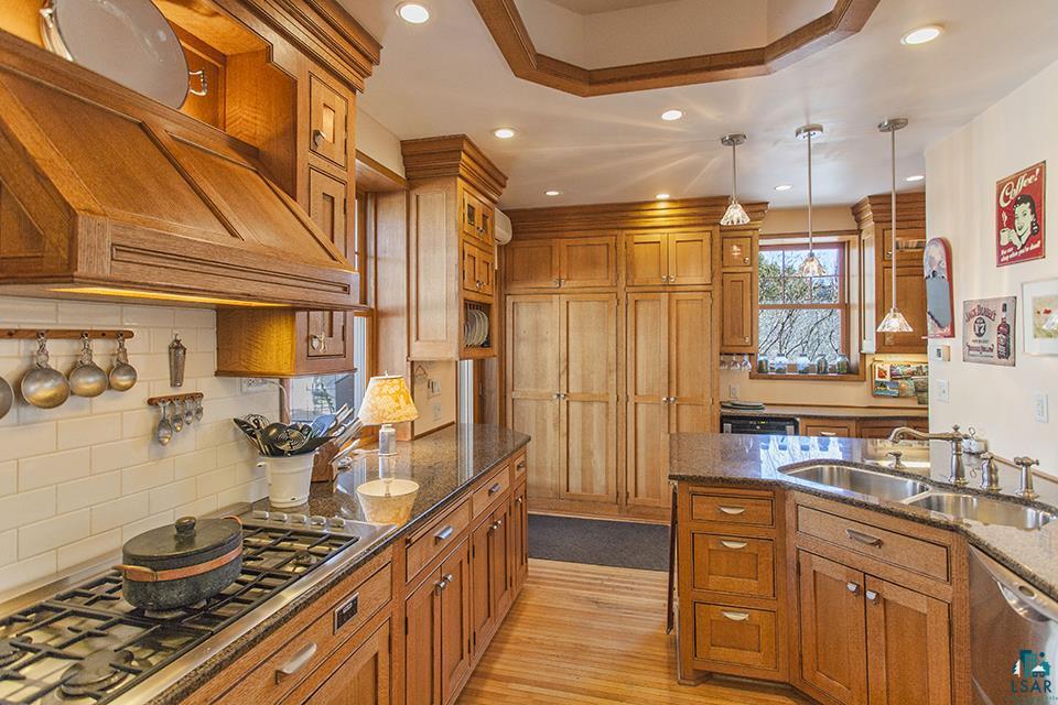 3001 Greysolon Road Duluth, MN 55812 - Photo 3 of 24 Granite Counter Tops
