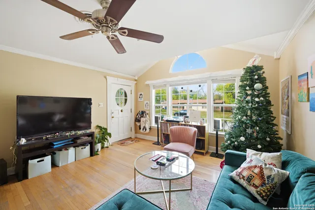 $1,700 | 126 Shadow Hill Drive, San Antonio, TX 78228