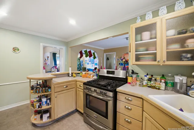 $1,700 | 126 Shadow Hill Drive, San Antonio, TX 78228