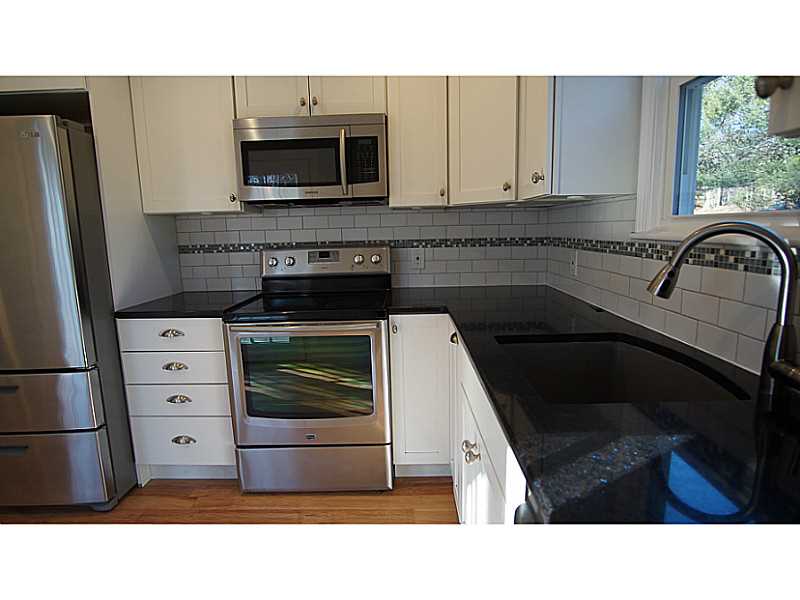 7 Whipple Road Smithfield, RI 02917 - Photo 10 of 24 Kitchen.