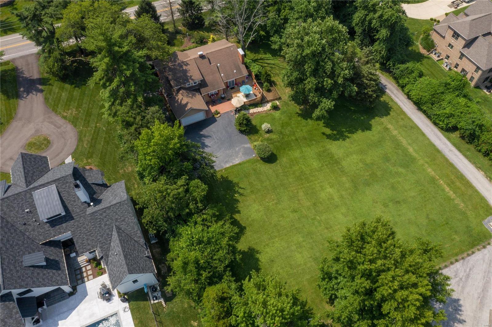11319 Clayton Road Frontenac, MO 63131 - Photo 6 of 10 Gallery Image 6
