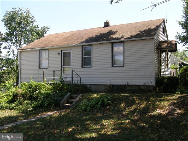 227 Funston Avenue Reading, PA 19607 - Photo 2 of 11 Exterior Side