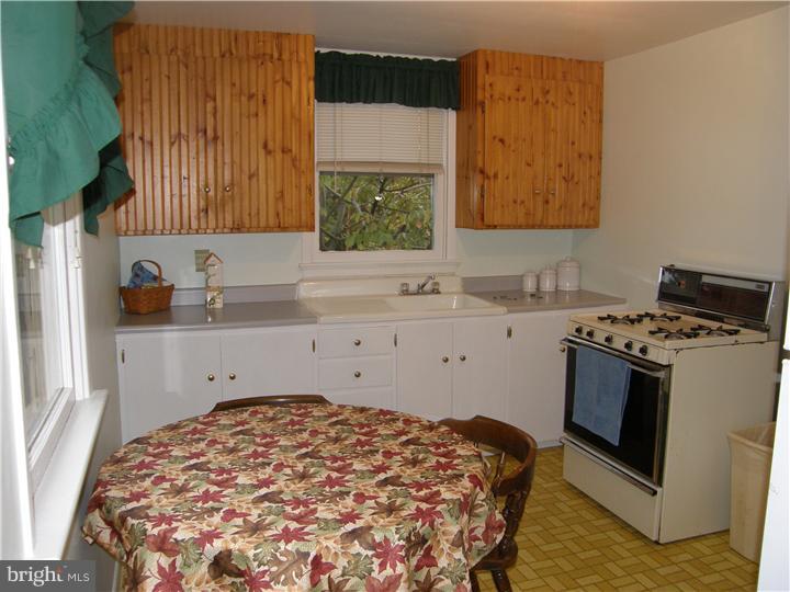 227 Funston Avenue Reading, PA 19607 - Photo 7 of 11 Kitchen