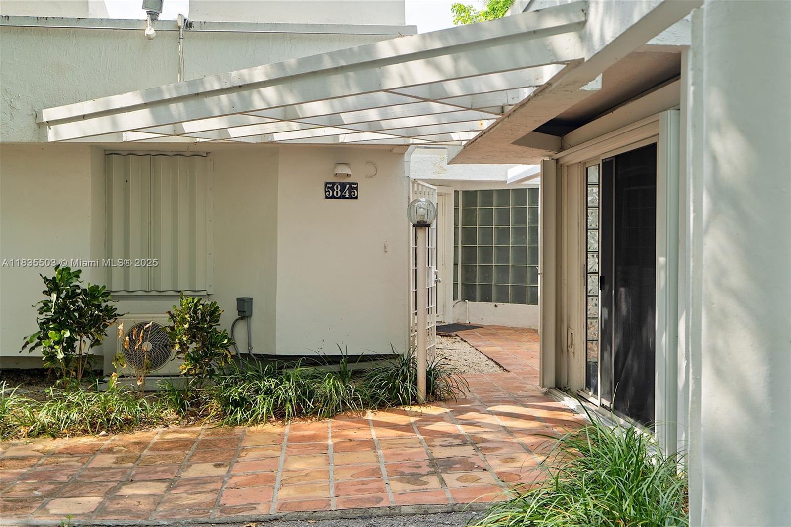 5845 Southwest 88th Street, Unit 2 Miami, FL 33156 - Photo 1 of 32