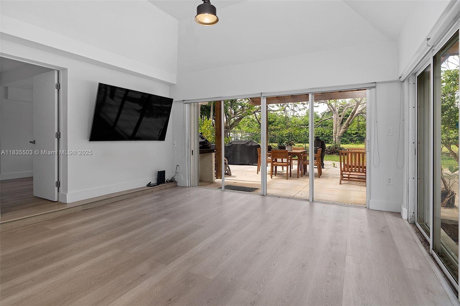 5845 Southwest 88th Street, Unit 2 Miami, FL 33156 - Photo 17 of 32