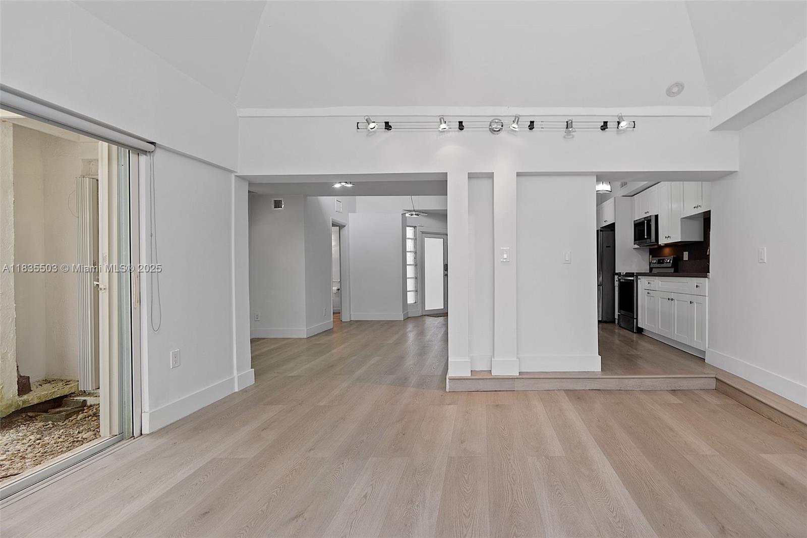 5845 Southwest 88th Street, Unit 2 Miami, FL 33156 - Photo 19 of 32