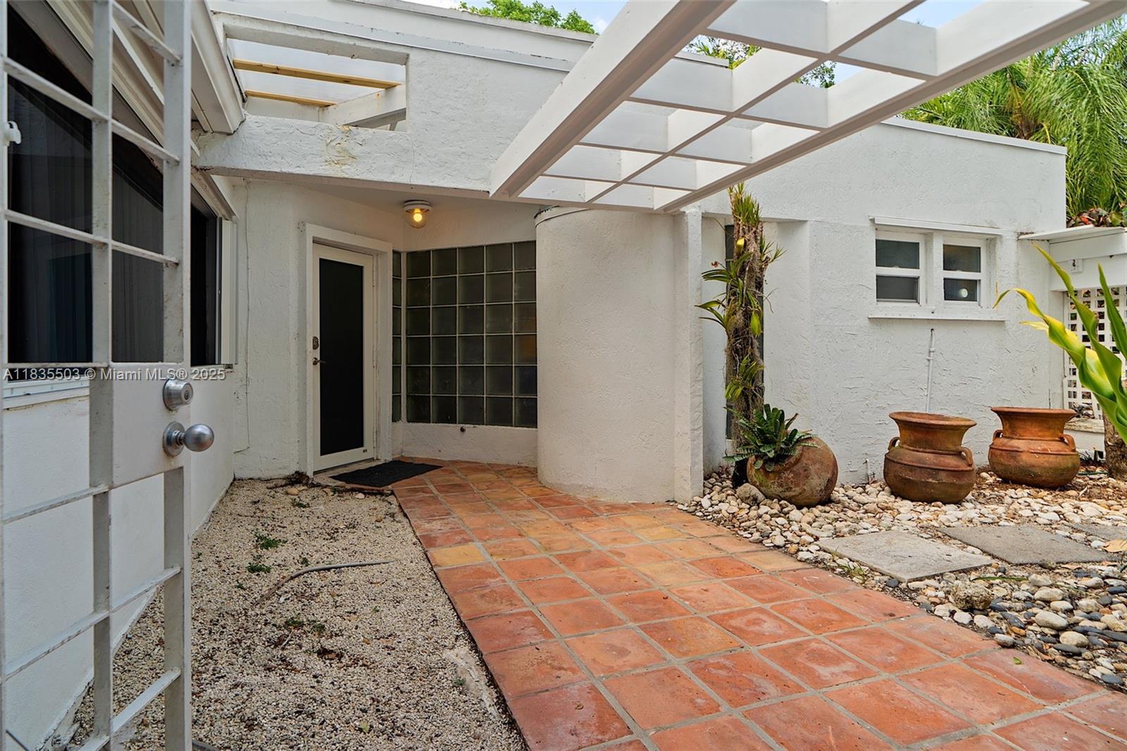 5845 Southwest 88th Street, Unit 2 Miami, FL 33156 - Photo 2 of 32
