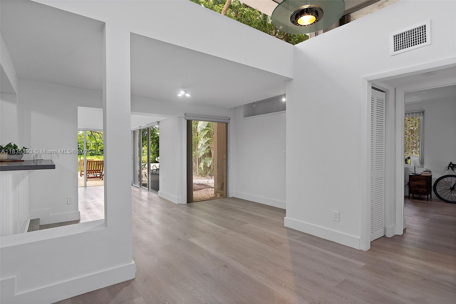 5845 Southwest 88th Street, Unit 2 Miami, FL 33156 - Photo 3 of 32