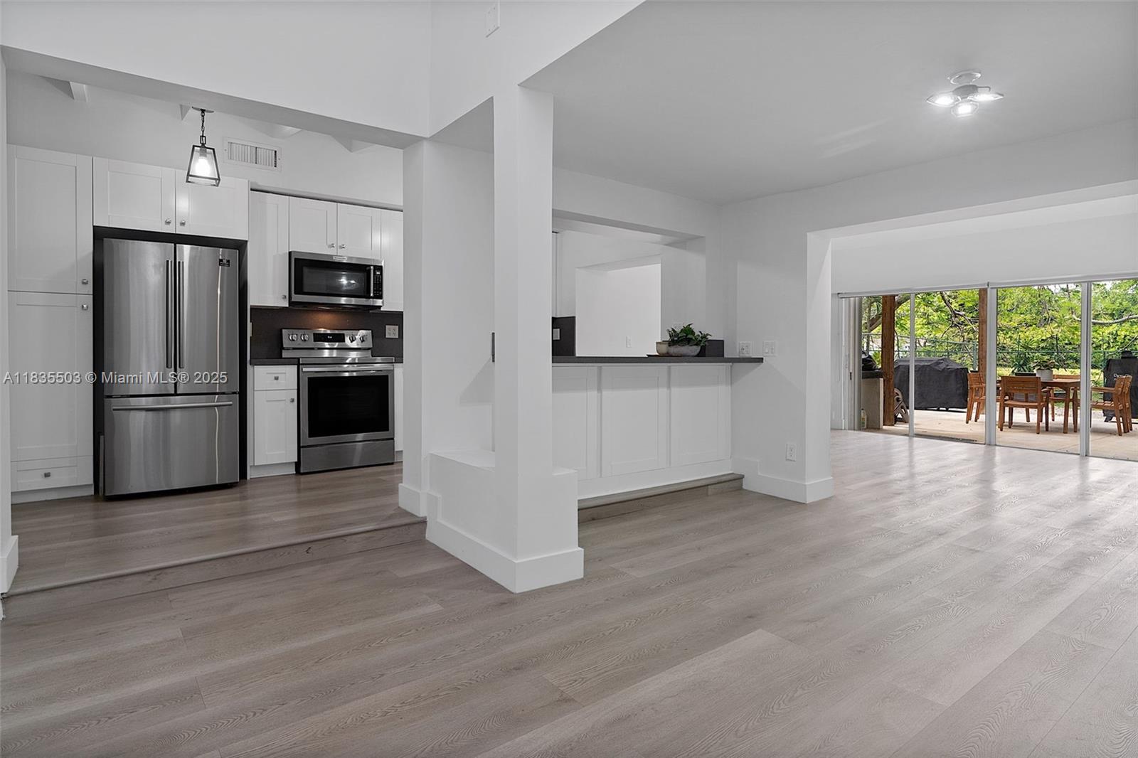 5845 Southwest 88th Street, Unit 2 Miami, FL 33156 - Photo 6 of 32