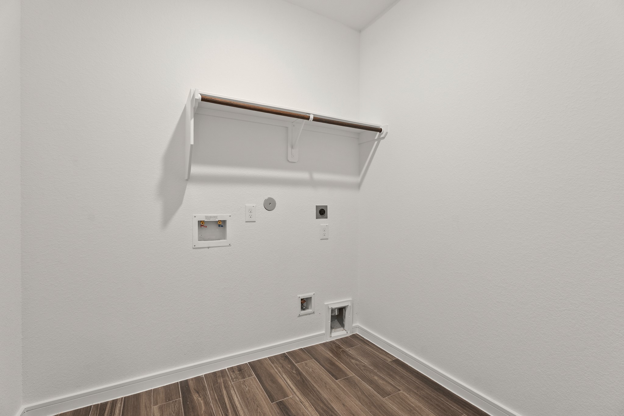 2819 Clapbread Lane Rosenberg, TX 77471 - Photo 23 of 45 Laundry room (*Photo not of actual home and used for illustration purposes only.)