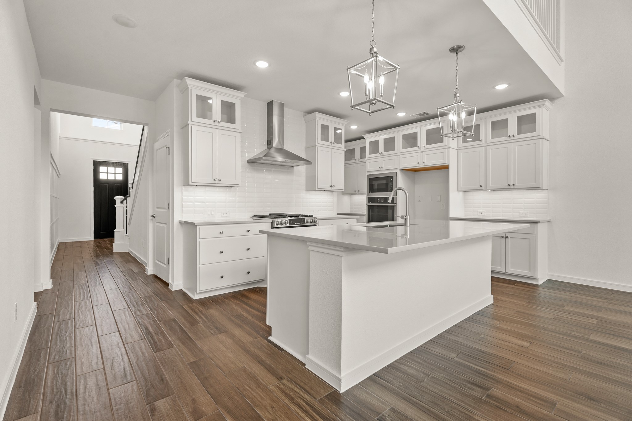 2819 Clapbread Lane Rosenberg, TX 77471 - Photo 5 of 45 Gourmet island kitchen (*Photo not of actual home and used for illustration purposes only.)