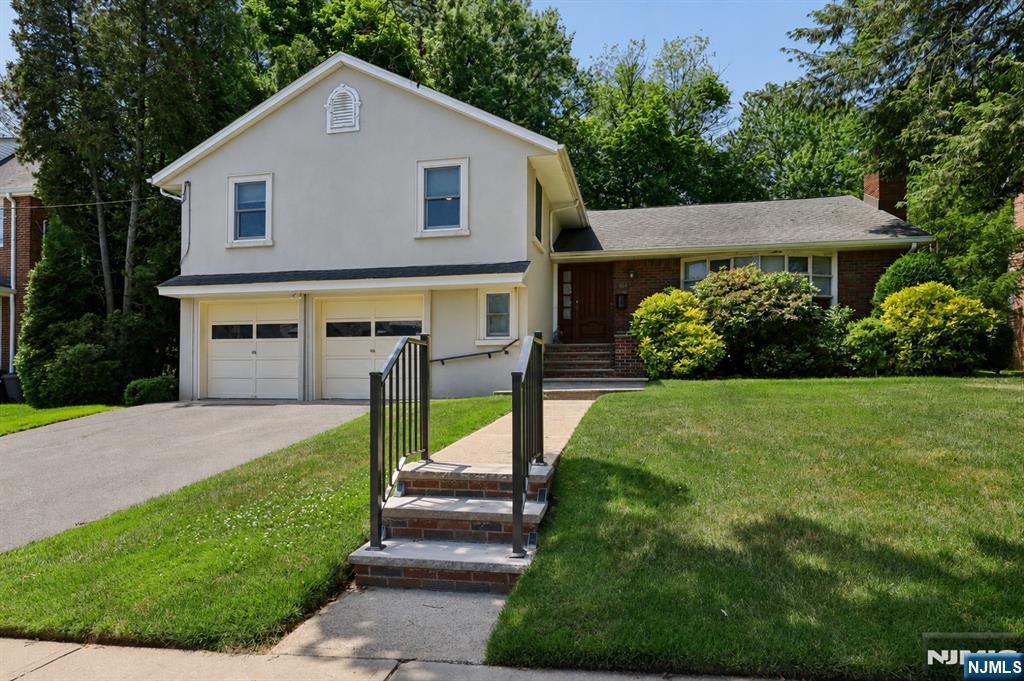 384 Rutland Avenue Teaneck, NJ 07666 - Photo 1 of 36