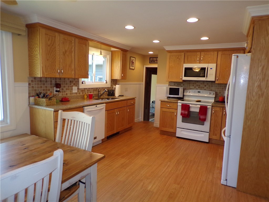 630 Matteson Road Coventry, RI 02816 - Photo 8 of 40