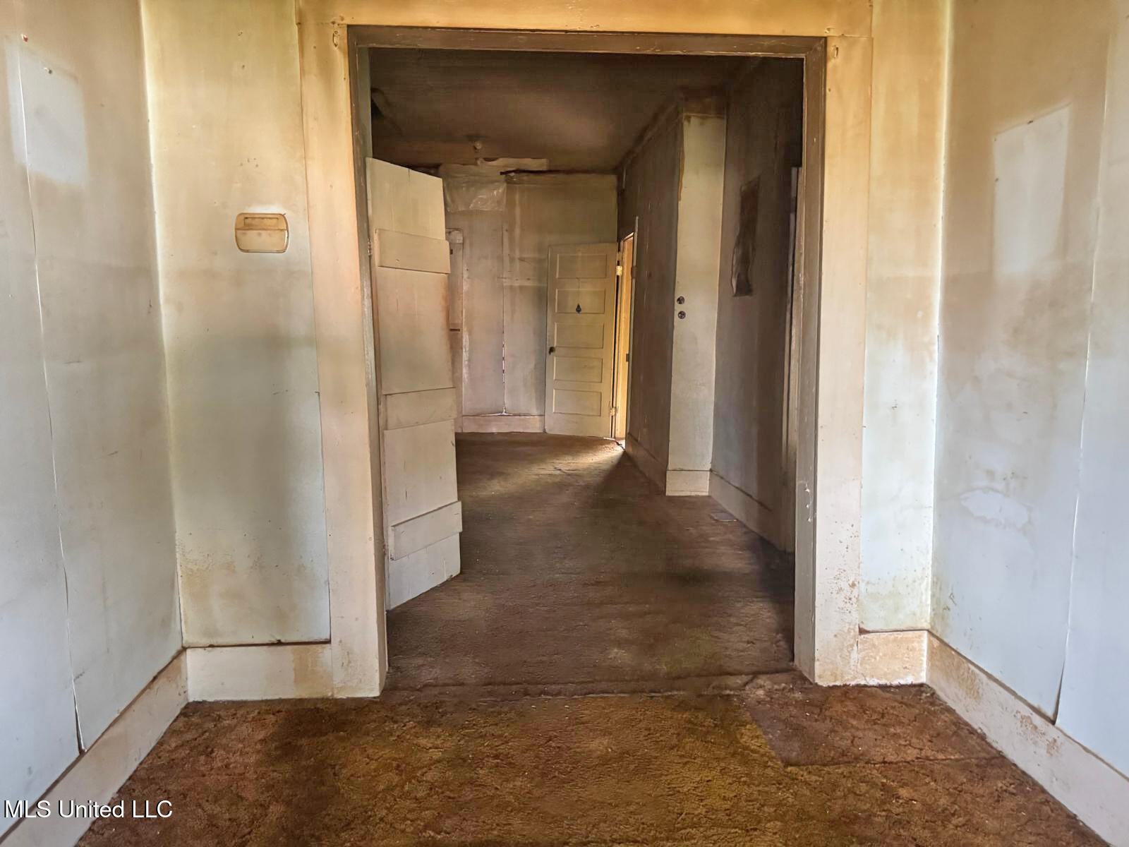 724 East Cherokee Street Brookhaven, MS 39601 - Photo 4 of 9 WhatsApp Image 2025-09-22 at 08.31.14_74