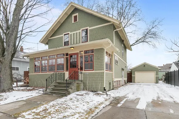 $269,900 | 913 North Harriman Street, Appleton, WI 54911