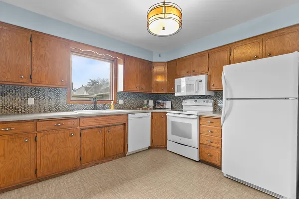 $269,900 | 913 North Harriman Street, Appleton, WI 54911
