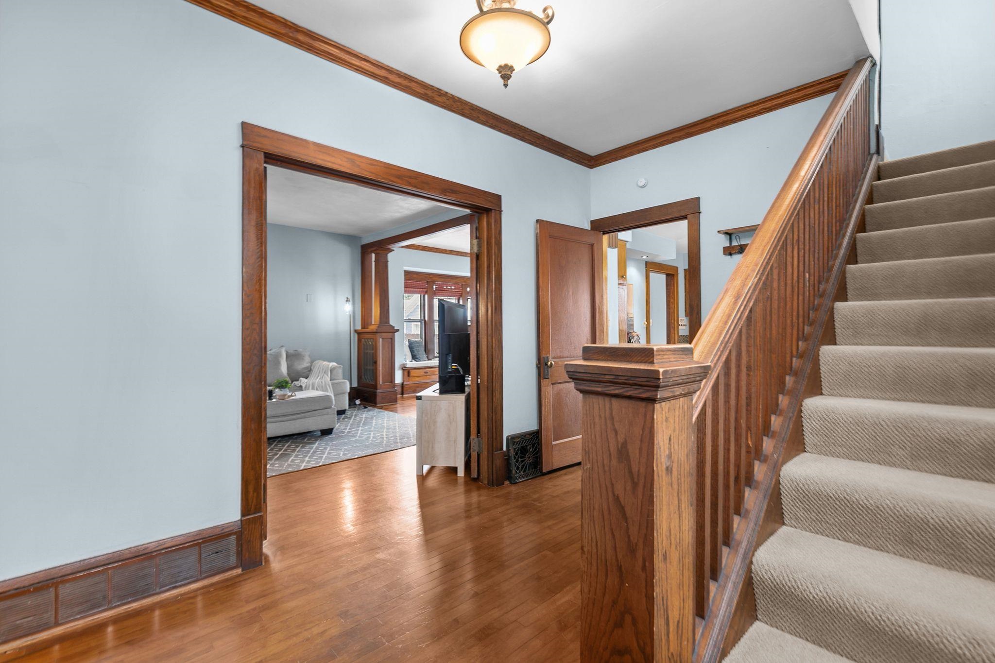 913 North Harriman Street Appleton, WI 54911 - Photo 3 of 43