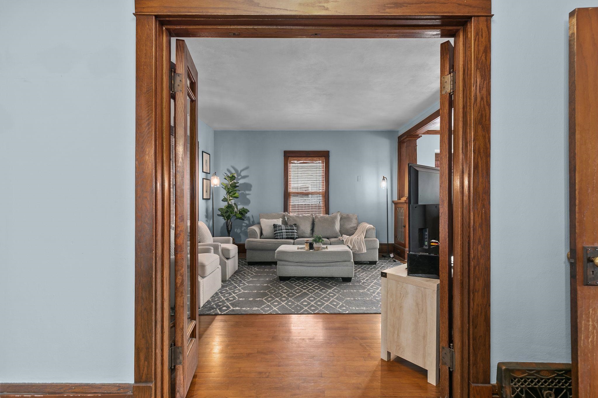 913 North Harriman Street Appleton, WI 54911 - Photo 4 of 43