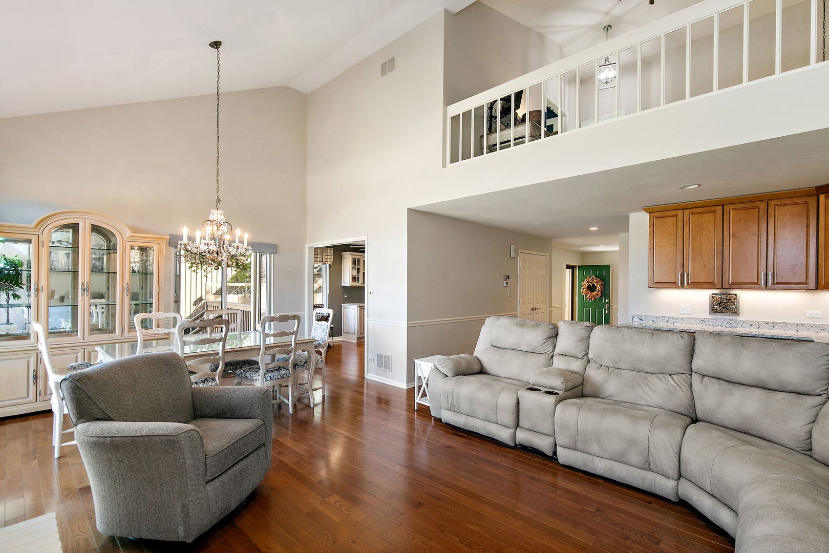 814 Oak Hill Road Lake Barrington, IL 60010 - Photo 12 of 59