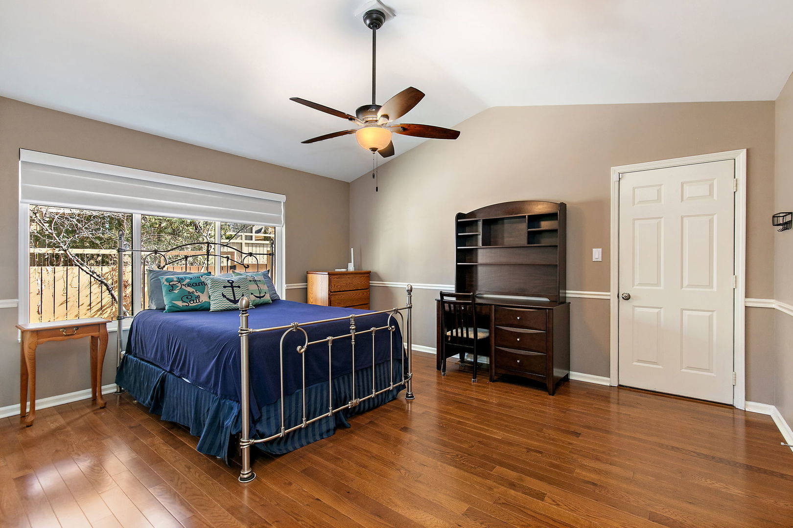 814 Oak Hill Road Lake Barrington, IL 60010 - Photo 20 of 59 a bed room with a bed and a window