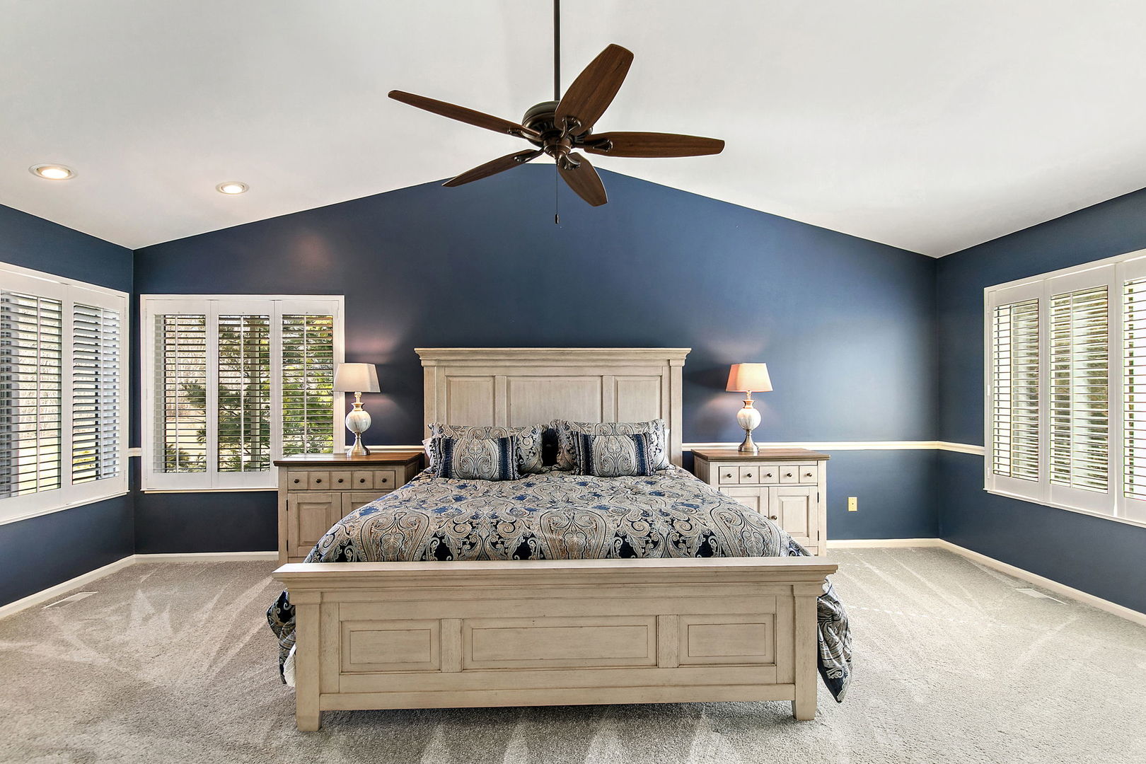 814 Oak Hill Road Lake Barrington, IL 60010 - Photo 23 of 59 a bedroom with a large bed and a window