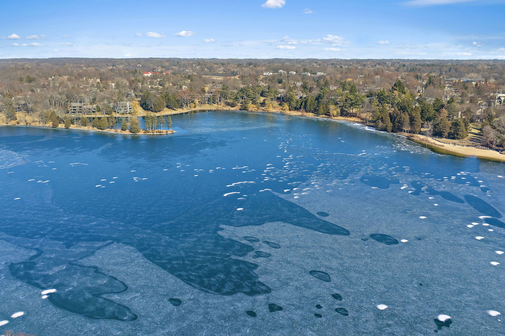 814 Oak Hill Road Lake Barrington, IL 60010 - Photo 49 of 59 a view of an ocean beach and mountain