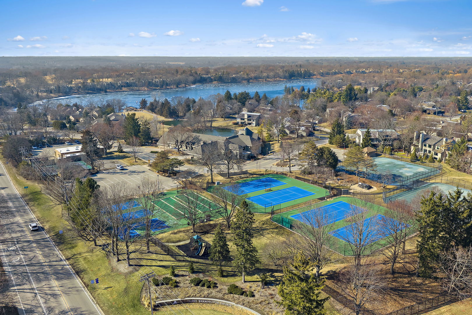 814 Oak Hill Road Lake Barrington, IL 60010 - Photo 51 of 59 an aerial view of a city