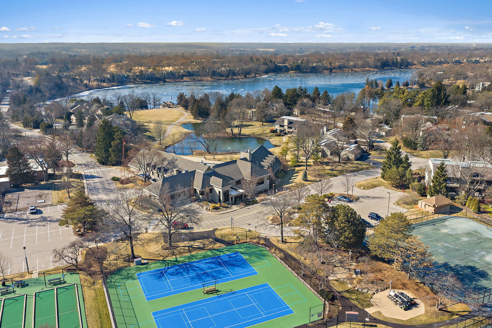 814 Oak Hill Road Lake Barrington, IL 60010 - Photo 55 of 59 a view of a city