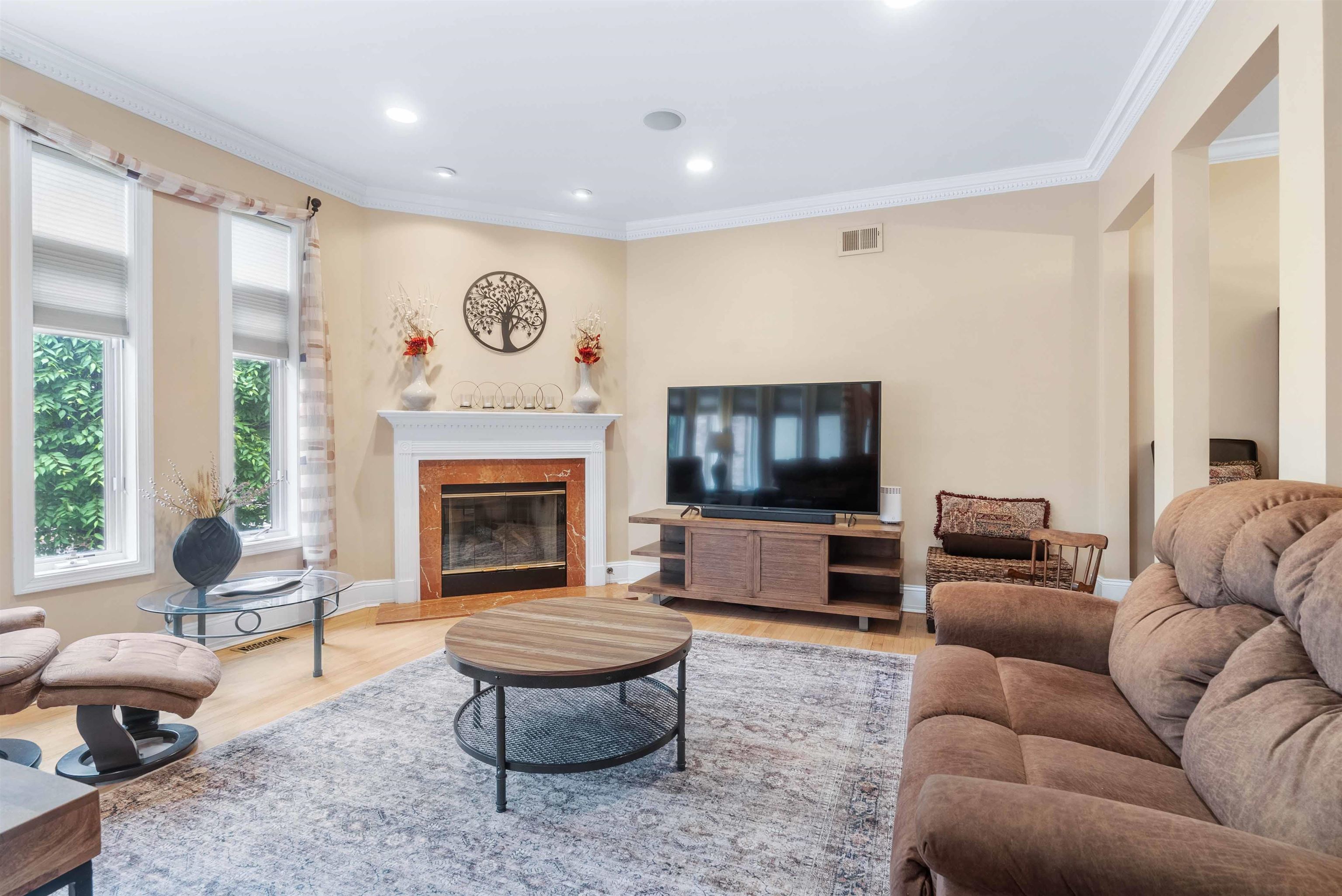103 Hudson Cove Edgewater, NJ 07020 - Photo 2 of 49