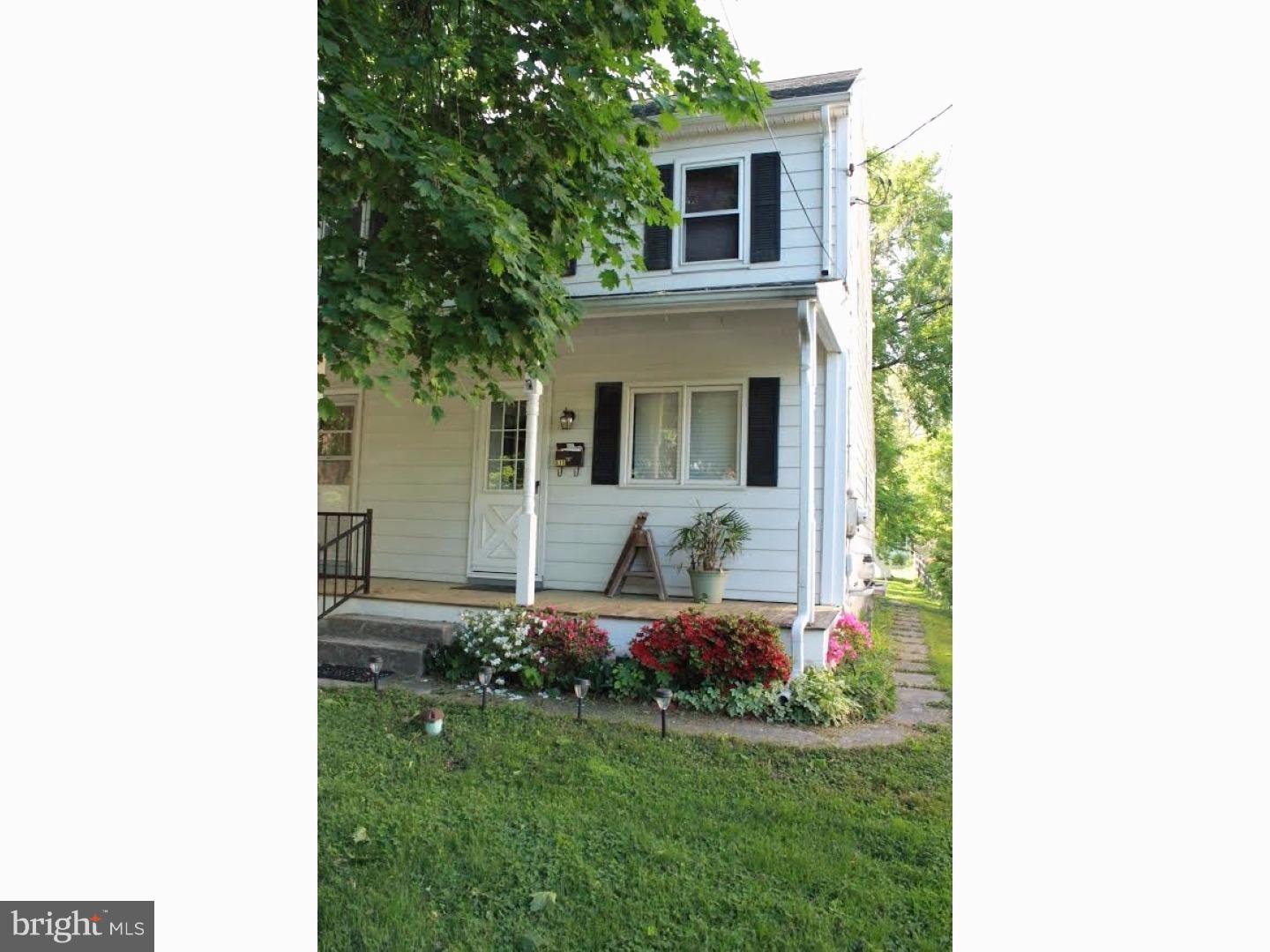 515 Arch Street Spring City, PA 19475 - Photo 3 of 17 Exterior Front