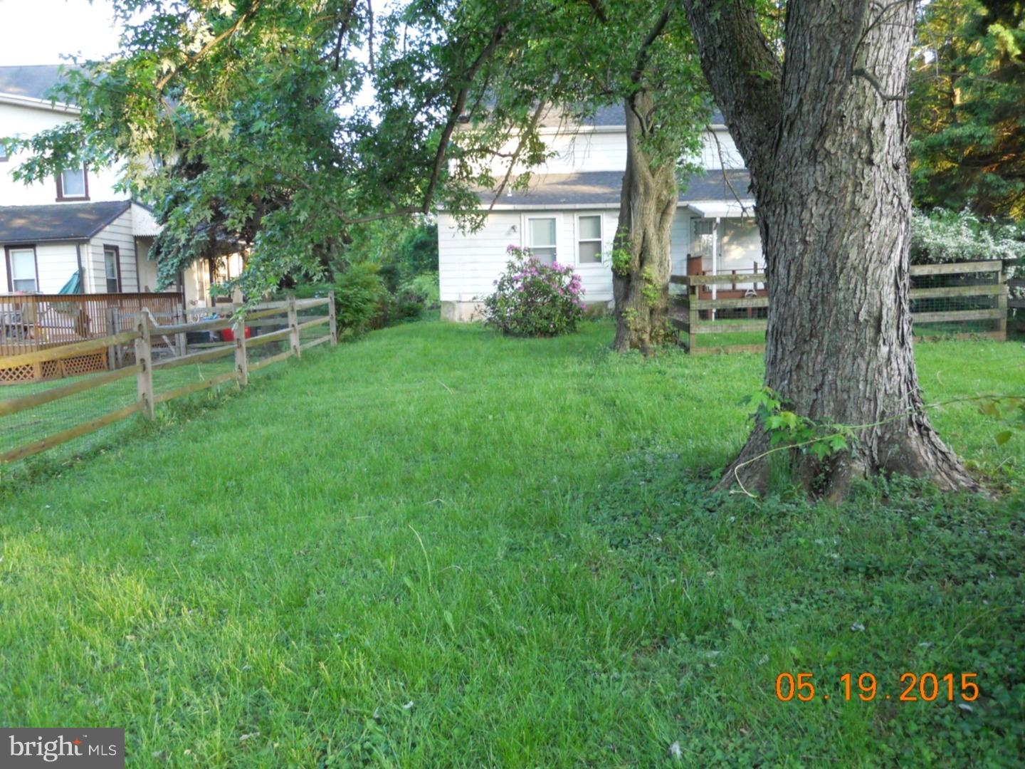 515 Arch Street Spring City, PA 19475 - Photo 6 of 17 Back Yard