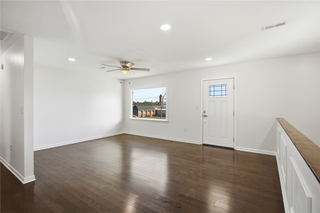 308 West South 5th Street Seneca, SC 29678 - Photo 6 of 42