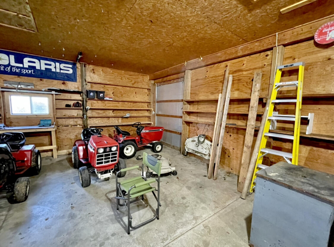 8131 Date Road Bridgman, MI 49106 - Photo 22 of 30 IMG_0153