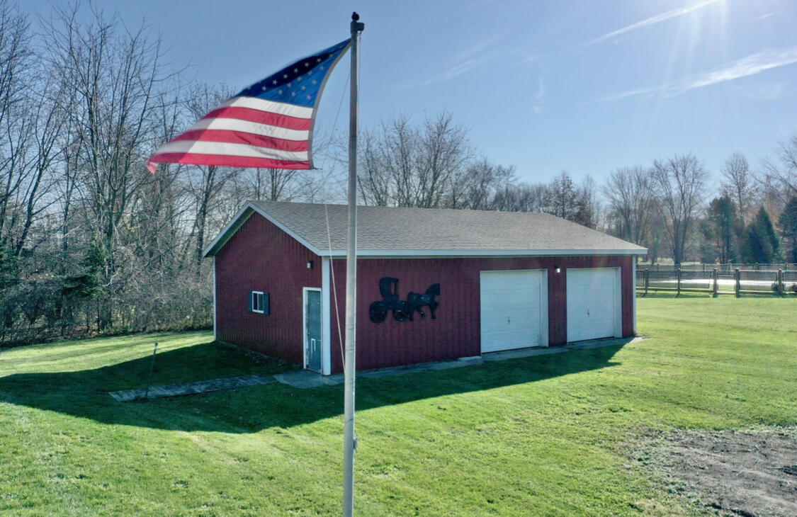 8131 Date Road Bridgman, MI 49106 - Photo 3 of 30 IMG_0186