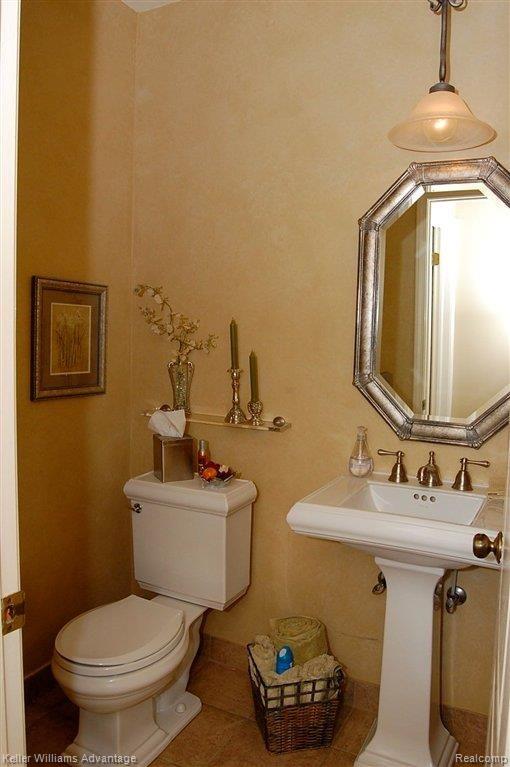 35231 Lancashire Road Livonia, MI 48152 - Photo 13 of 21 UPDATED LAV
