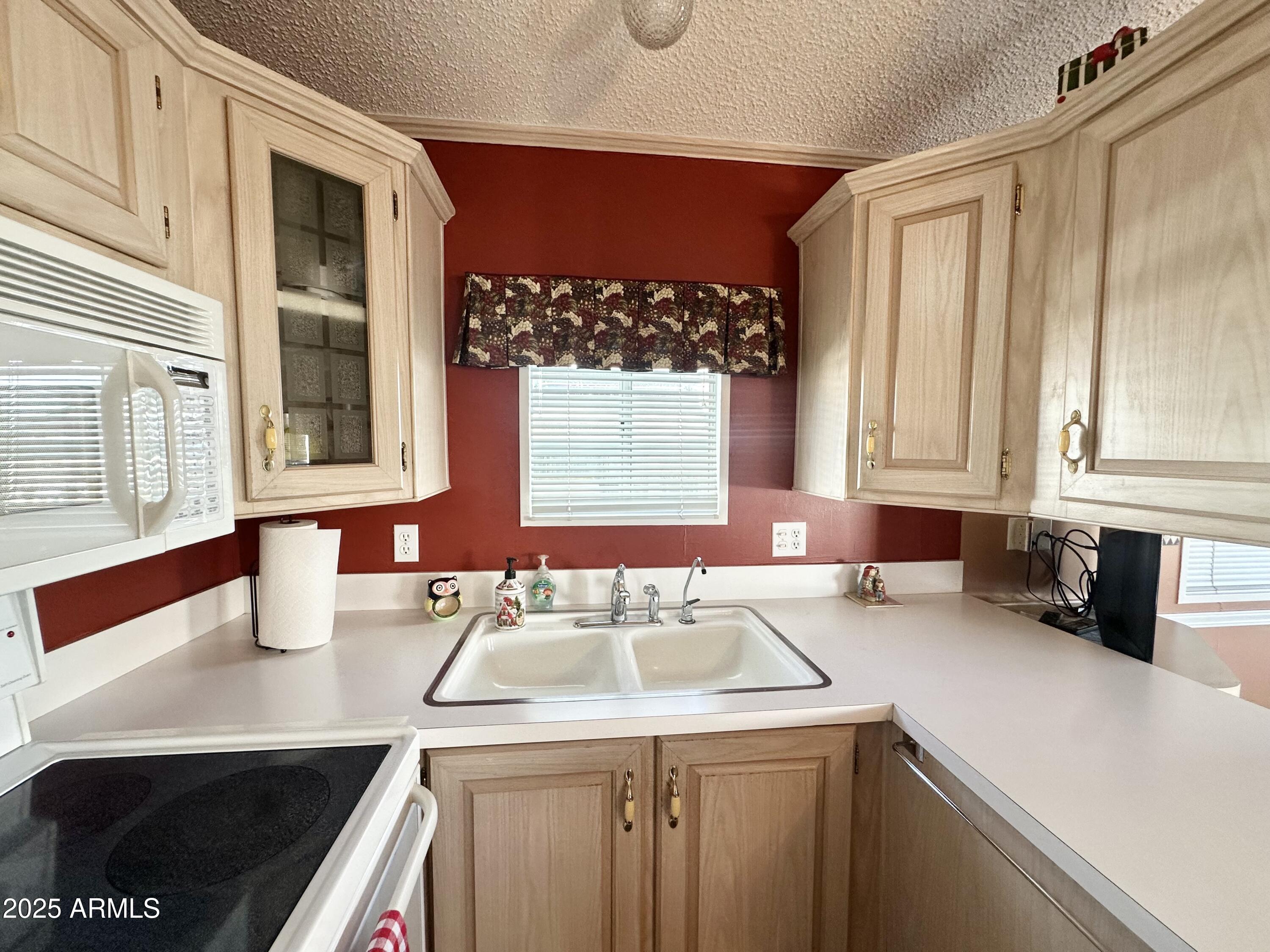 587 South Jasper Drive, Unit 587 Apache Junction, AZ 85119 - Photo 25 of 65 KITCHEN SINK