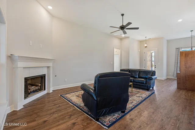 $375,000 | 1544 Clair Circle South, Hernando, MS 38632