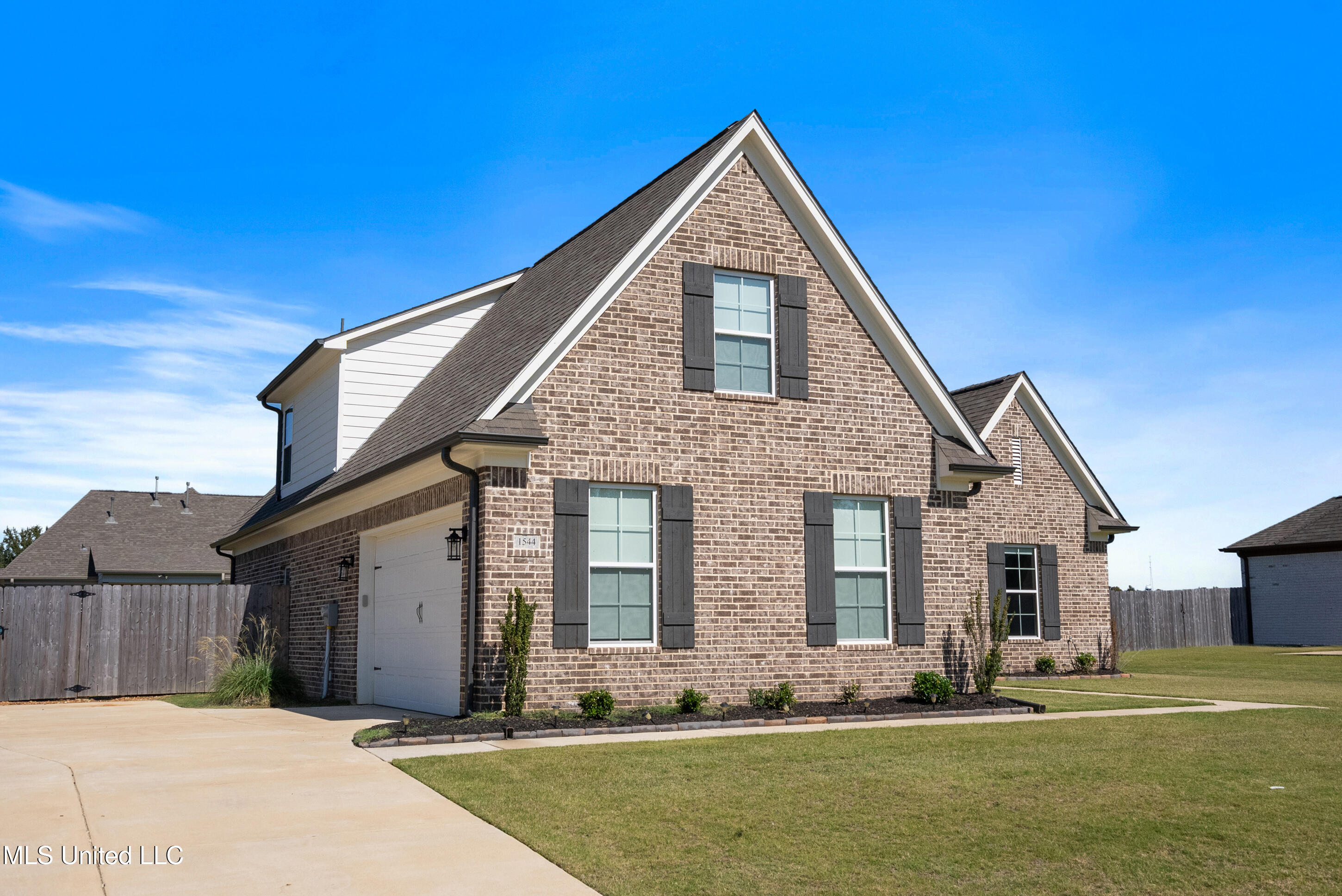 1544 Clair Circle South Hernando, MS 38632 - Photo 2 of 51 2_dsc08263