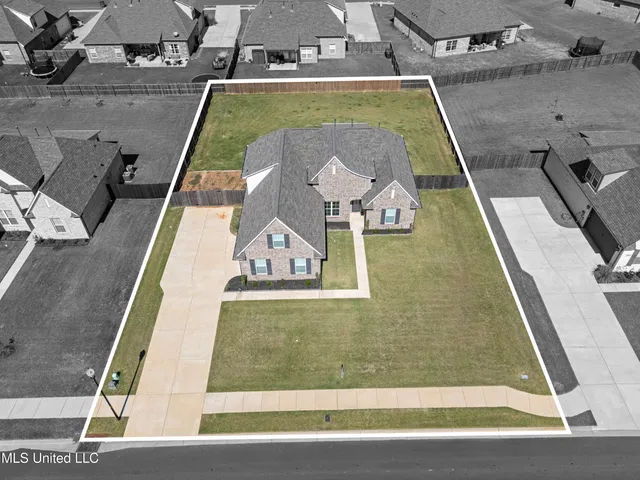 $375,000 | 1544 Clair Circle South, Hernando, MS 38632