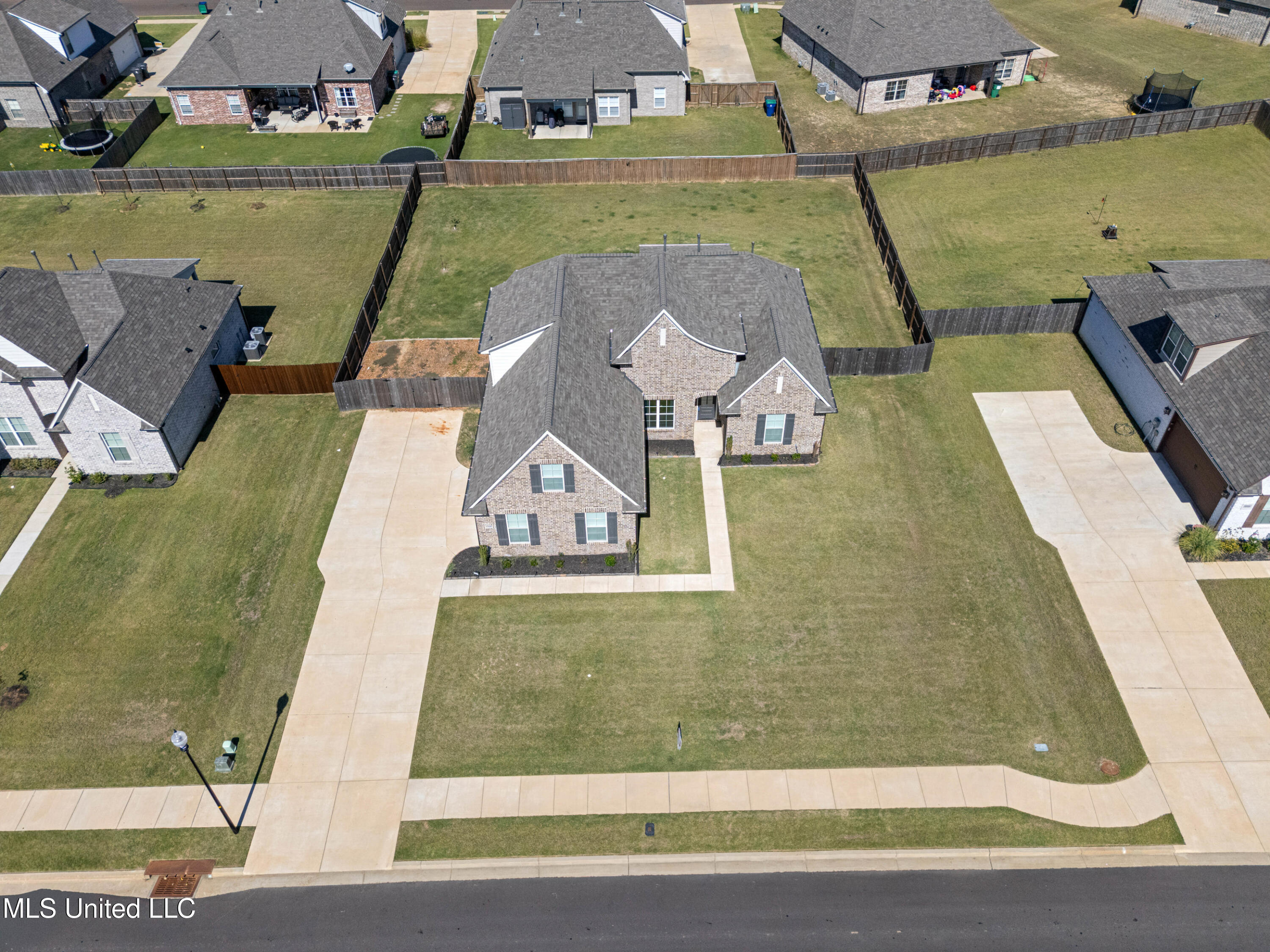 1544 Clair Circle South Hernando, MS 38632 - Photo 5 of 51 26_dji_20251013124229_0183_d