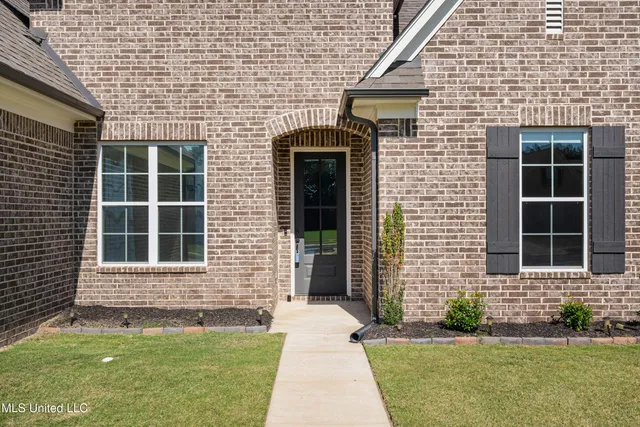 $375,000 | 1544 Clair Circle South, Hernando, MS 38632