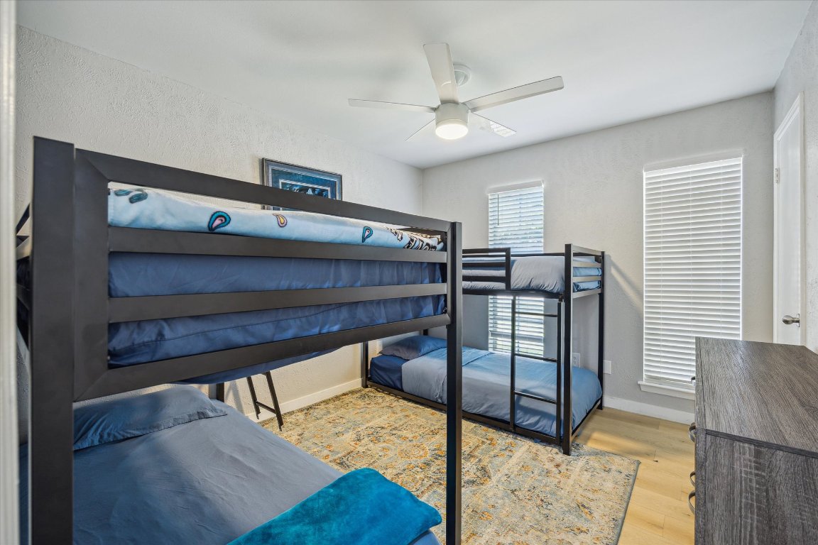 10414 Quail Ridge Drive Austin, TX 78758 - Photo 12 of 17 a view of room with furniture and window