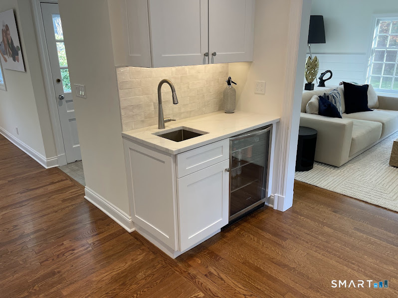 9 Tory Hole Road Darien, CT 06820 - Photo 9 of 33 a utility room with washer and dryer