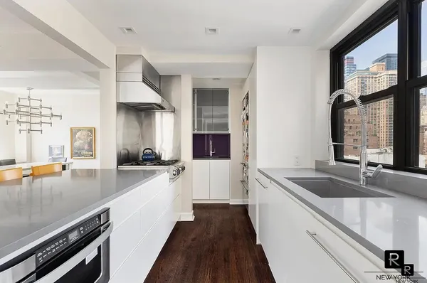 $12,995 | 400 East 52nd Street, Unit 9F | Midtown East