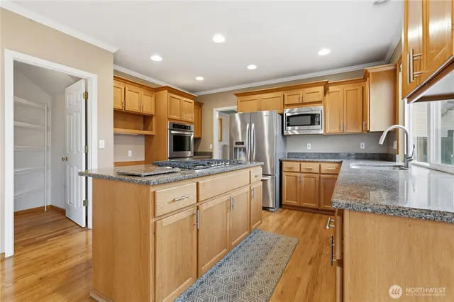 $4,800 | 1748 268th Place Southeast, Sammamish, WA 98075