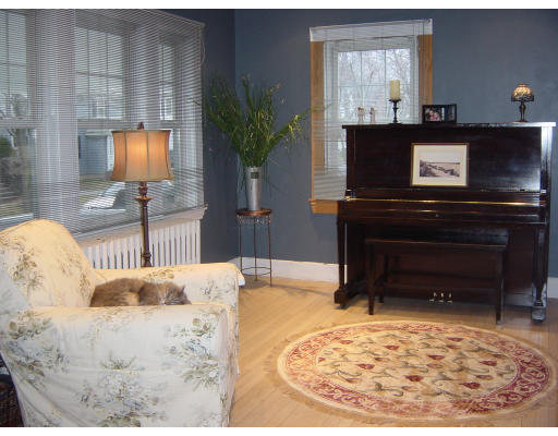 12 Wyman Road Marblehead, MA 01945 - Photo 3 of 11 Gallery Image 3