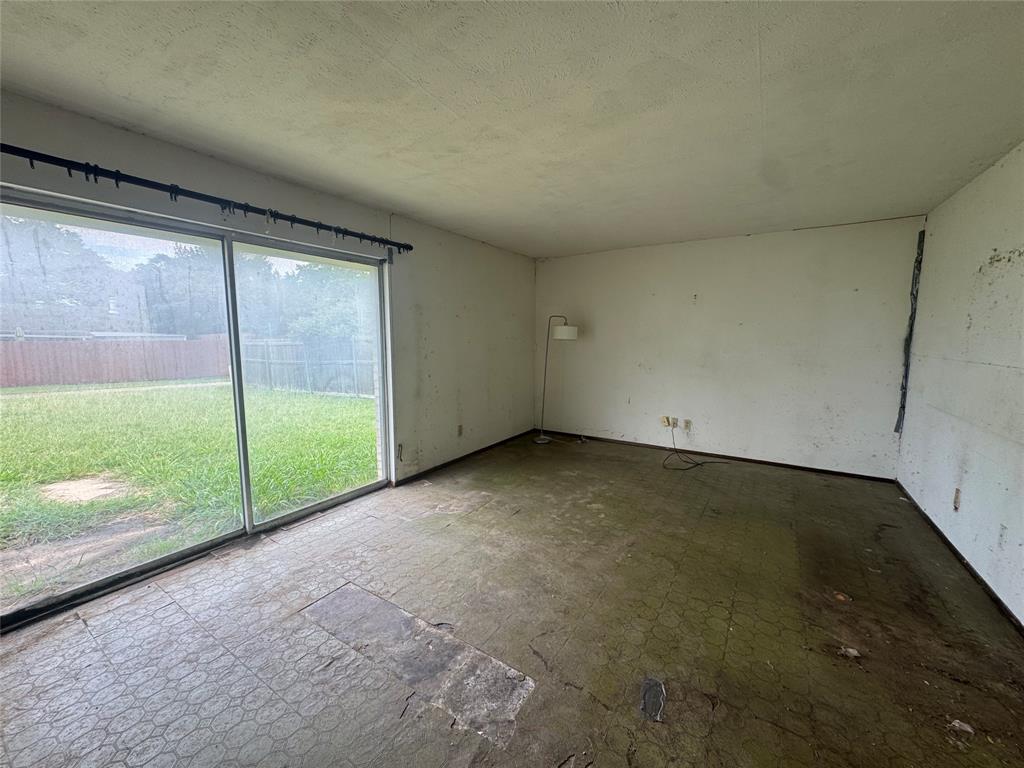 2124 Highbury Road Carrollton, TX 75007 - Photo 4 of 15