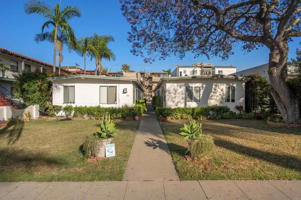 $3,600,000 | 221-225 D Avenue, Coronado, CA 92118
