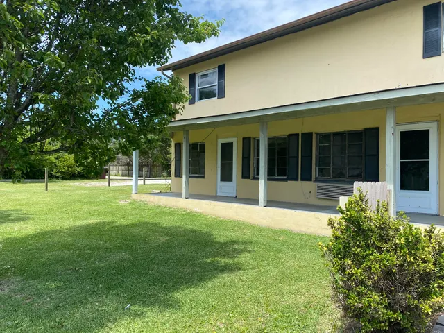 $795 | 3106 Highway 24, Unit C, Newport, NC 28570